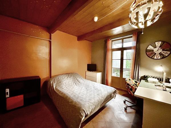 Beaumont-de-Lomagne (82500) Maison entièrement rénovée en plein centre de Beaumont de Lomagne