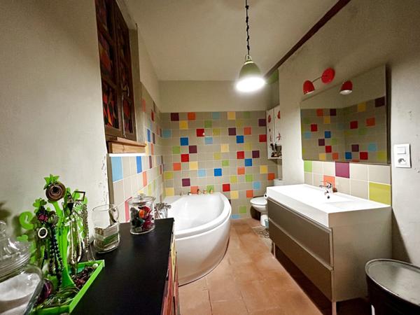 Beaumont-de-Lomagne (82500) Maison entièrement rénovée en plein centre de Beaumont de Lomagne