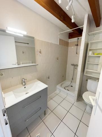 ANDERNOS-LES-BAINS – T2 bis en duplex avec terrasse sur jardin et parking – À LOUER