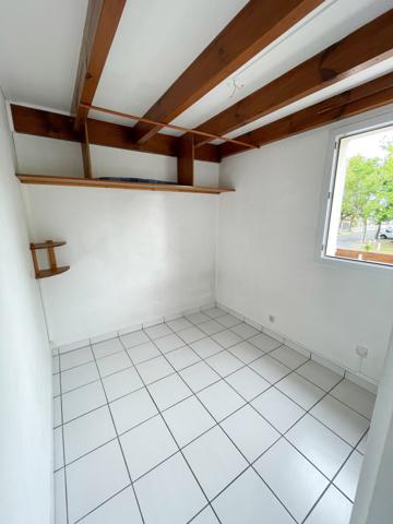 ANDERNOS-LES-BAINS – T2 bis en duplex avec terrasse sur jardin et parking – À LOUER