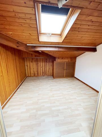 ANDERNOS-LES-BAINS – T2 bis en duplex avec terrasse sur jardin et parking – À LOUER