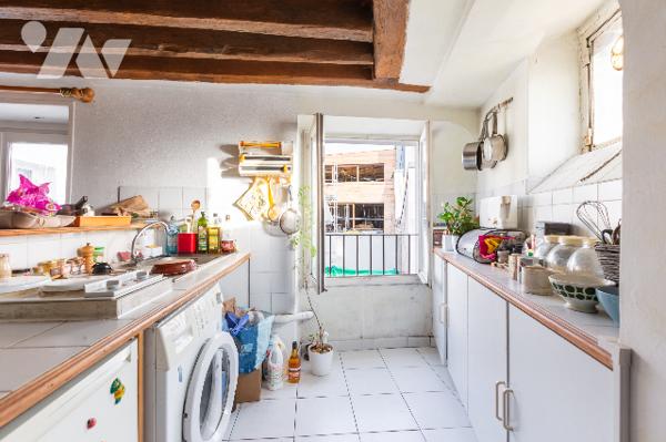 PARIS 2EME - VIVIENNE-GAILLON-  STUDIO 30 M² DERNIER ETAGE