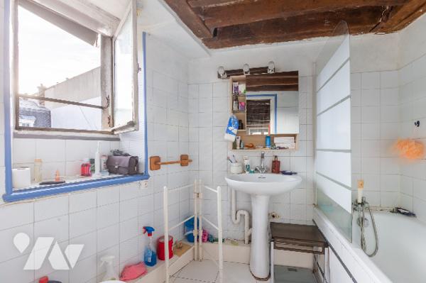 PARIS 2EME - VIVIENNE-GAILLON-  STUDIO 30 M² DERNIER ETAGE