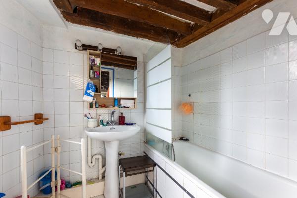 PARIS 2EME - VIVIENNE-GAILLON-  STUDIO 30 M² DERNIER ETAGE