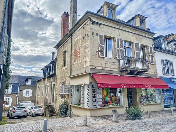 Immeuble à vendre    3 pièces •  Terrasson-Lavilledieu