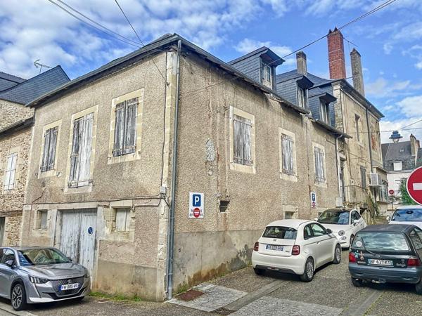 Immeuble à vendre    3 pièces •  Terrasson-Lavilledieu