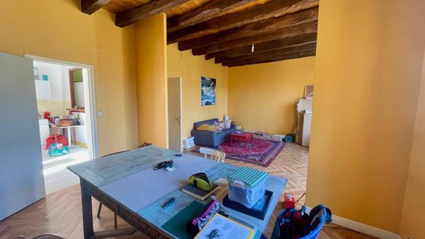 Immeuble à vendre    3 pièces •  Terrasson-Lavilledieu