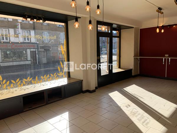 Location local commercial Saint-Flour - 3 pièce(s) - 79 m² - 618 €/mois