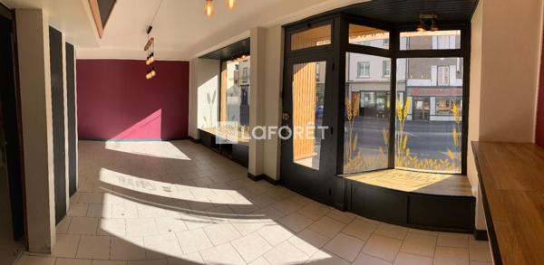Location local commercial Saint-Flour - 3 pièce(s) - 79 m² - 618 €/mois
