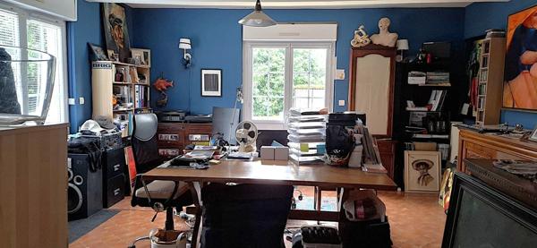 THENON (24)A vendre, Propriété composée de deux maisons sur 5.5 ha de prés (possibilité haras) et de bois.