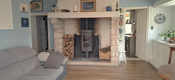 THENON (24)A vendre, Propriété composée de deux maisons sur 5.5 ha de prés (possibilité haras) et de bois.