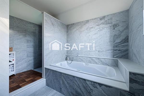 Maison individuelle familiale avec un grand jardin