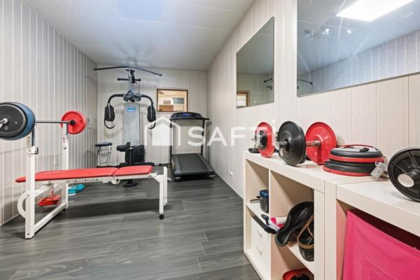 Maison individuelle familiale avec un grand jardin