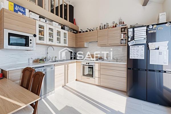 Maison individuelle familiale avec un grand jardin