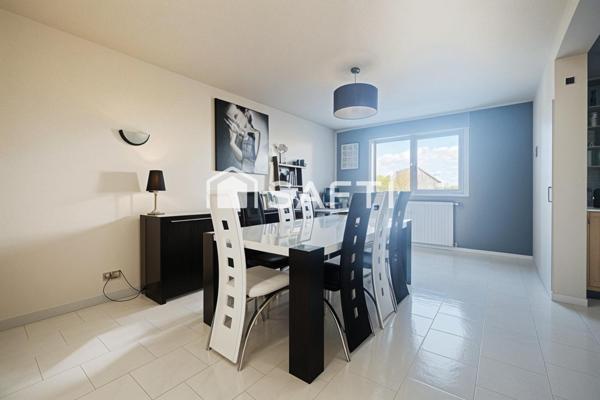 Maison individuelle familiale avec un grand jardin