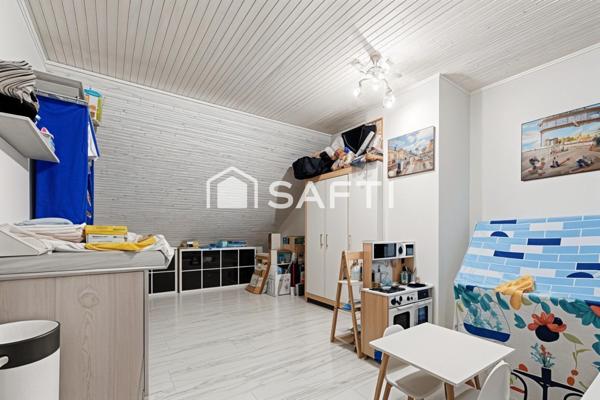 Maison individuelle familiale avec un grand jardin