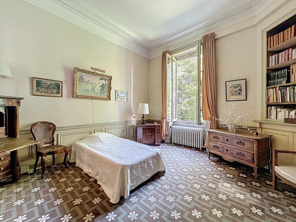 Meudon (92190) - Appartement de standing, 189m², 2 terrasses de 17 et 31m², grand jardin