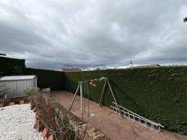 Maison centre ville BOURG DE THIZY avec terrain attenant