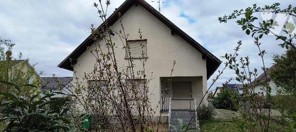 Maison individuelle de 117 m2 sur 4,65 ares de terrain.