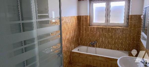 Maison individuelle de 117 m2 sur 4,65 ares de terrain.