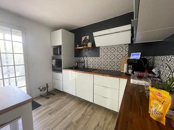 AVIGNON LE PONTET - MAISON DE 118 M² avec PISCINE SUR 450 M² DE TERRAIN
