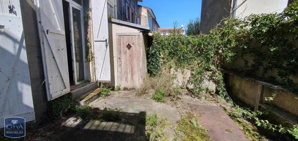 Immeuble à vendre 151m²