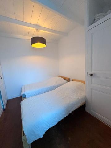 EXCLUSIVITE A PORT JOINVILLE - MAISON AUTHENTIQUE