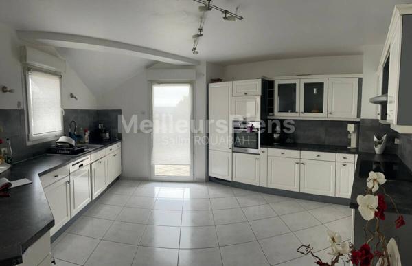 Maison avec piscine idéalement située