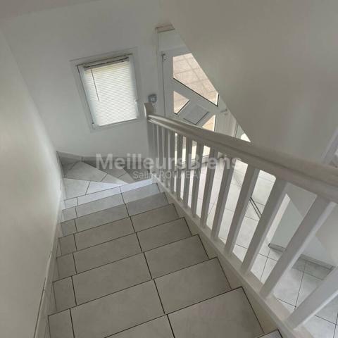 Maison avec piscine idéalement située