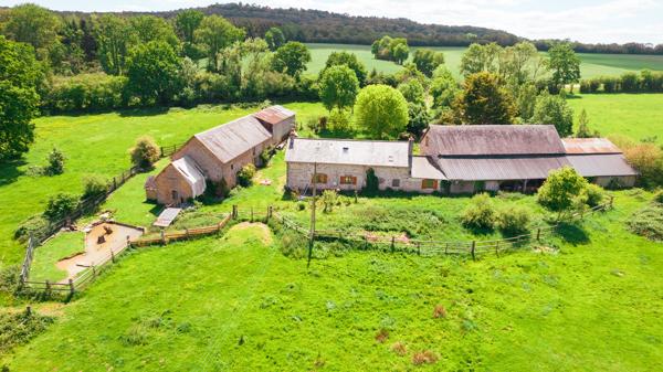 Maison
         5 pièces
        - 128 m² Exclusivité 239 000 € *