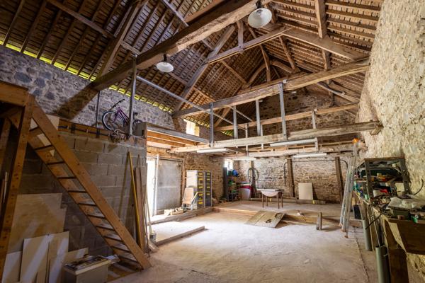 Maison
         5 pièces
        - 128 m² Exclusivité 239 000 € *