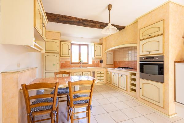 Maison
         5 pièces
        - 128 m² Exclusivité 239 000 € *