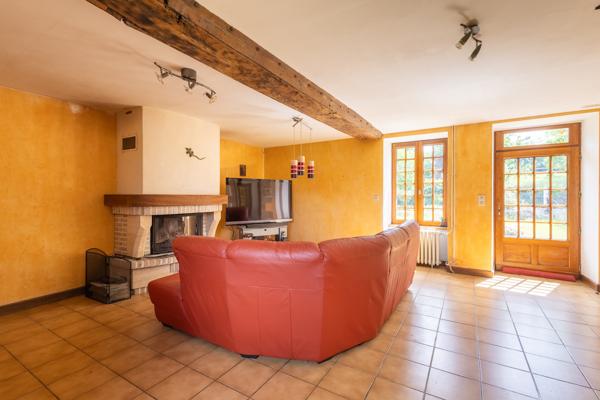 Maison
         5 pièces
        - 128 m² Exclusivité 239 000 € *