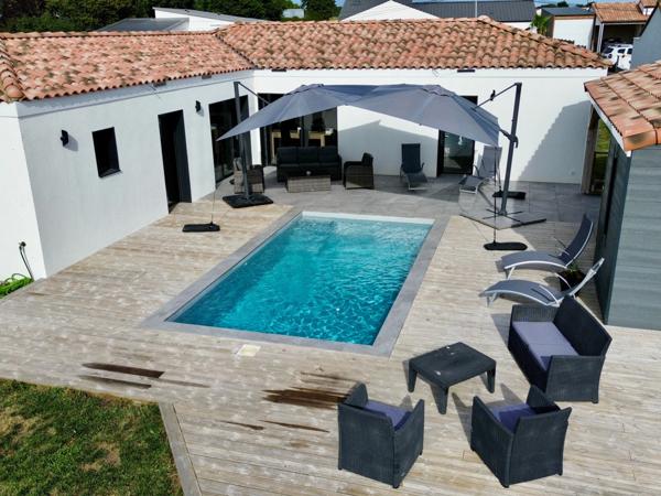 L'AIGUILLON SUR VIE (85220) 10 MIN DES PLAGES VILLA 2022 GRAND STANDING AVEC PISCINE ET ANNEXES SUR 750M²