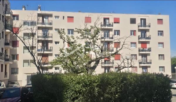 Appartement T4 dans résidence fermée proche des commodités