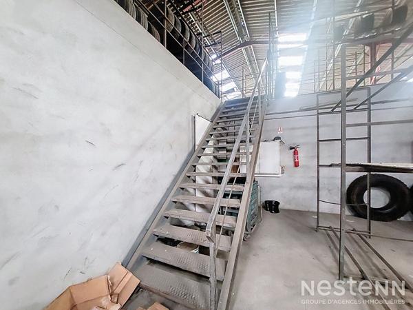 A Vendre Local Commercial d'une superficie totale de 580 m² sur un axe passant de Condom