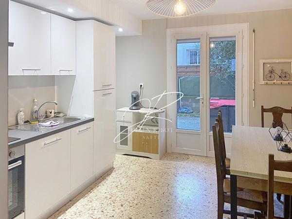 Maison T6 150 m² divisée en 2 appartements