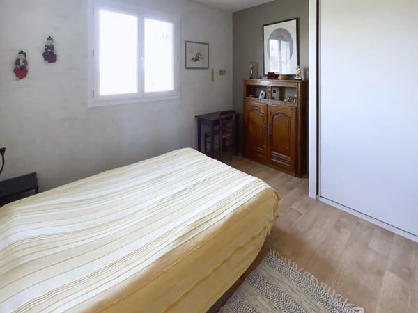 Plain-pied lumineux, vue panoramique.