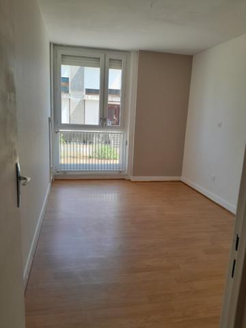 APPARTEMENT T4/GARAGE/BALCON/CAVE/ASCENSEUR