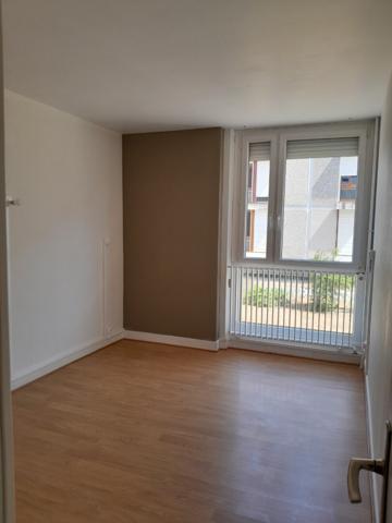 APPARTEMENT T4/GARAGE/BALCON/CAVE/ASCENSEUR