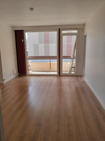 APPARTEMENT T4/GARAGE/BALCON/CAVE/ASCENSEUR