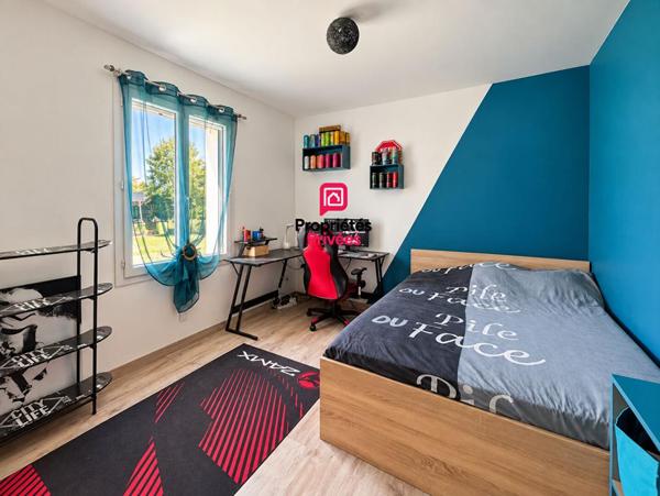 Maison plain-pied 3 chambres bureau terrain 3500 m²