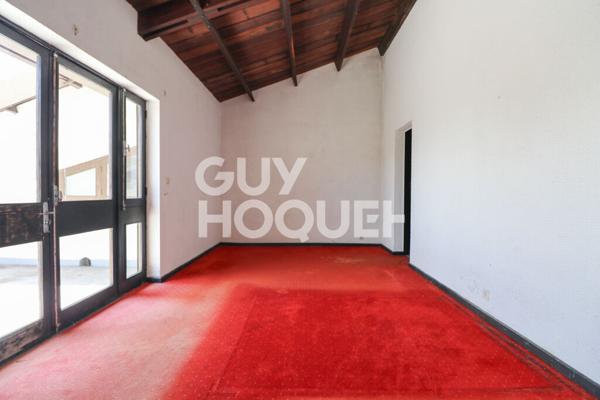 Bellepierre Propriété de caractère à réinventer, vue mer