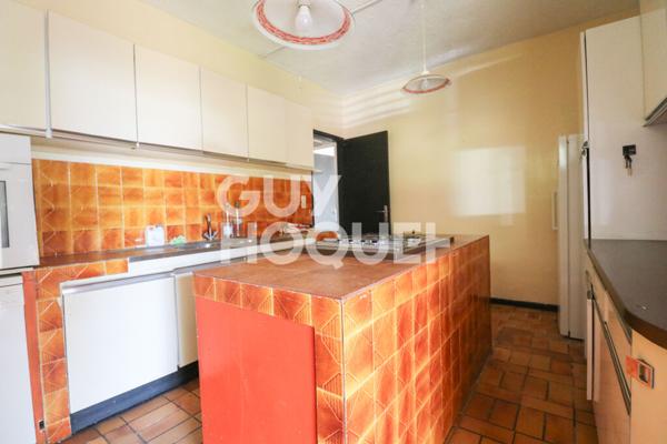 Bellepierre Propriété de caractère à réinventer, vue mer