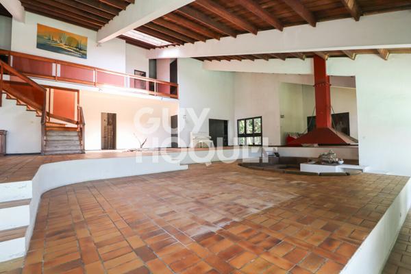 Bellepierre Propriété de caractère à réinventer, vue mer