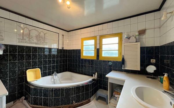 Maison à vendre    4 pièces • 152,30 m2 Dax