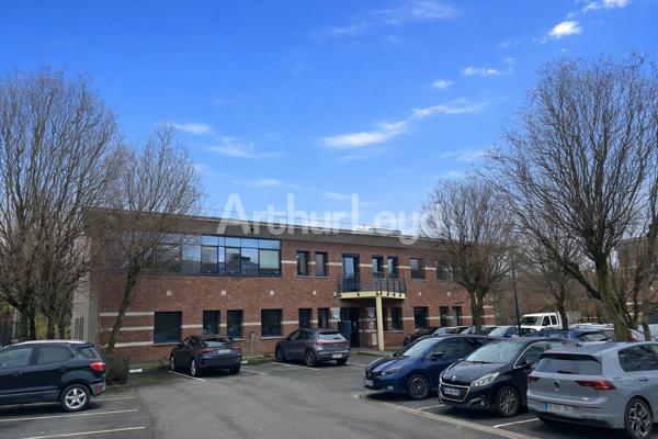 Immeuble de bureaux indépendant de 917 m² à vendre ou à louer - Parkings privatifs - ERP 5 - Métropole lilloise