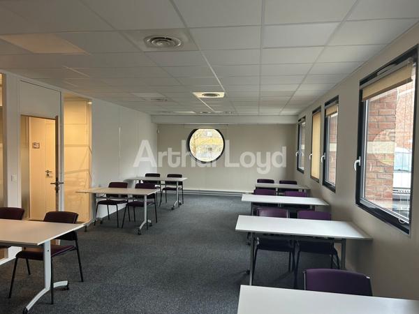 Immeuble de bureaux indépendant de 917 m² à vendre ou à louer - Parkings privatifs - ERP 5 - Métropole lilloise