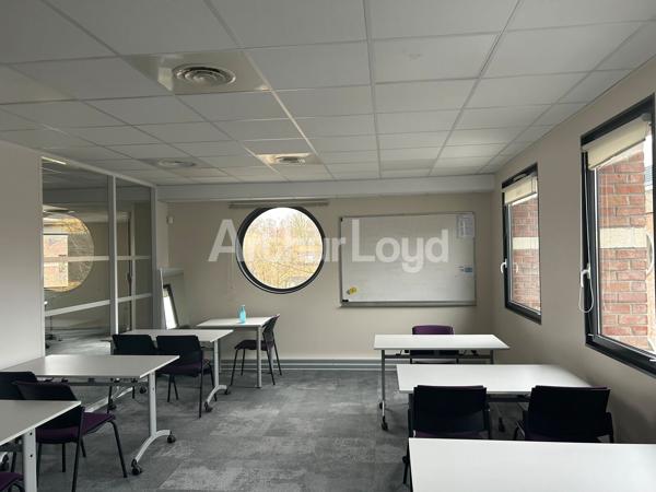 Immeuble de bureaux indépendant de 917 m² à vendre ou à louer - Parkings privatifs - ERP 5 - Métropole lilloise