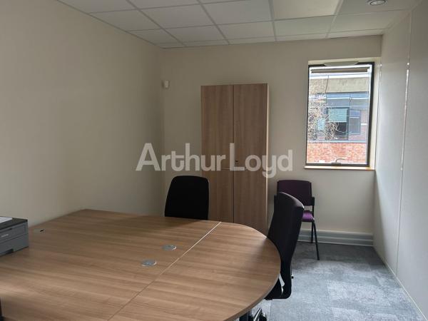 Immeuble de bureaux indépendant de 917 m² à vendre ou à louer - Parkings privatifs - ERP 5 - Métropole lilloise